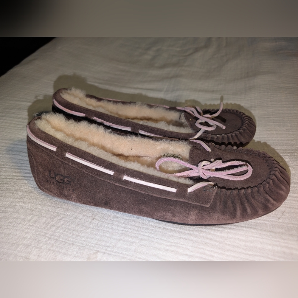 UGG Sheepskin Moccasin Dakota Chocolate Brown Suede Slippers Sz 10 # 5466 - Picture 2 of 10